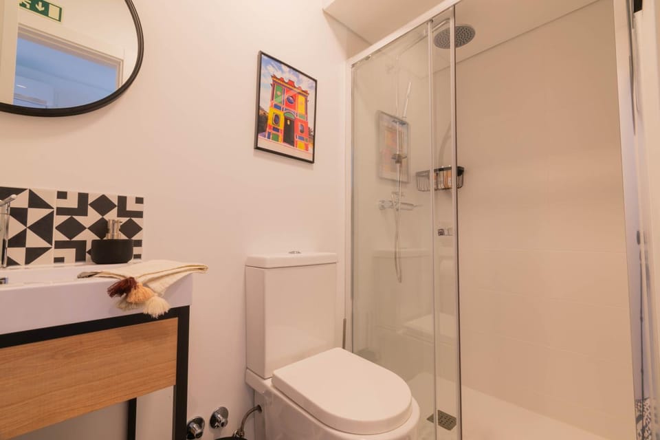 7Min to Uni Sé-Velha - AC - Work Desk - 300MBs WiFi - Suite 6 Bed and Breakfast in Coimbra