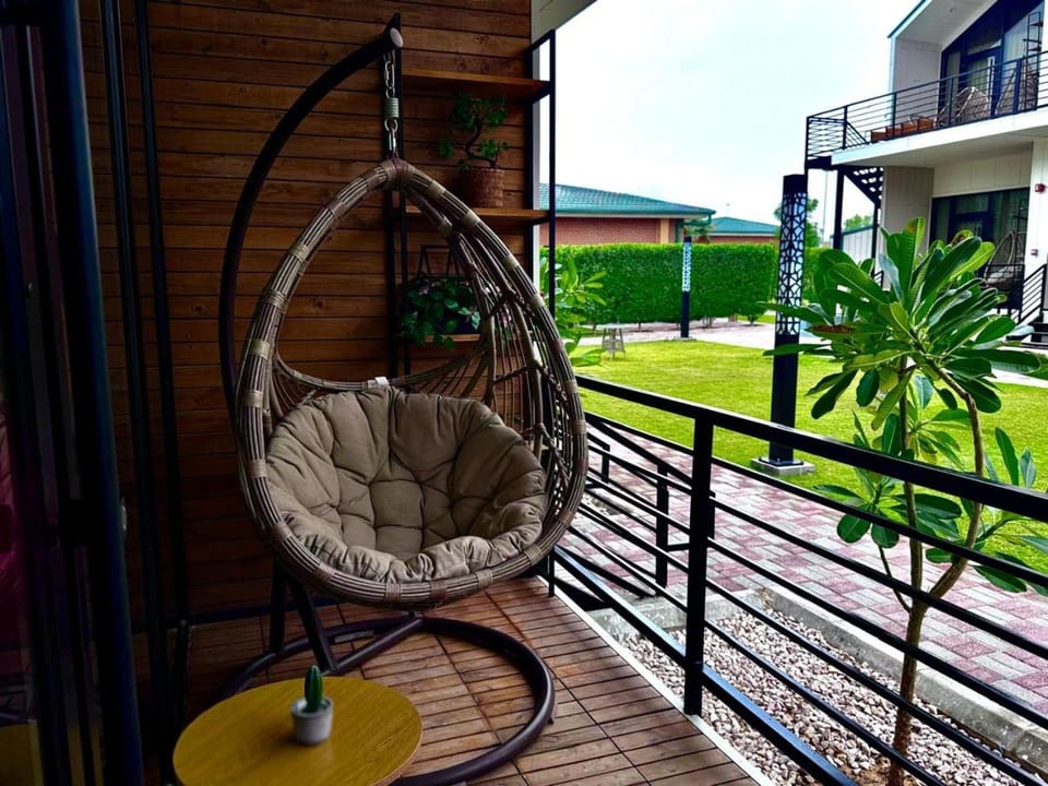 Balcony/Terrace, Garden view