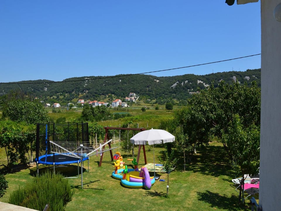 Garden, Entertainment