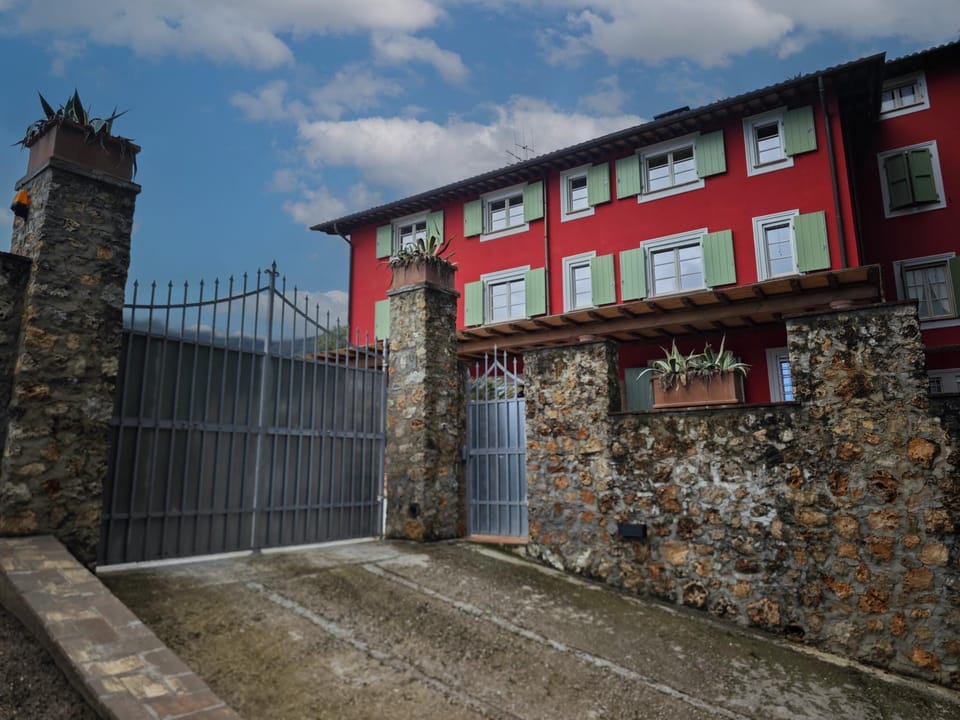 Property building, Facade/entrance