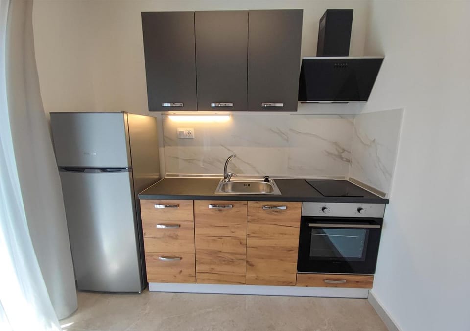 Kitchen or kitchenette, oven, stove