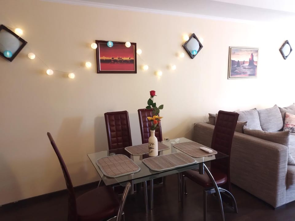 Seating area, Dining area