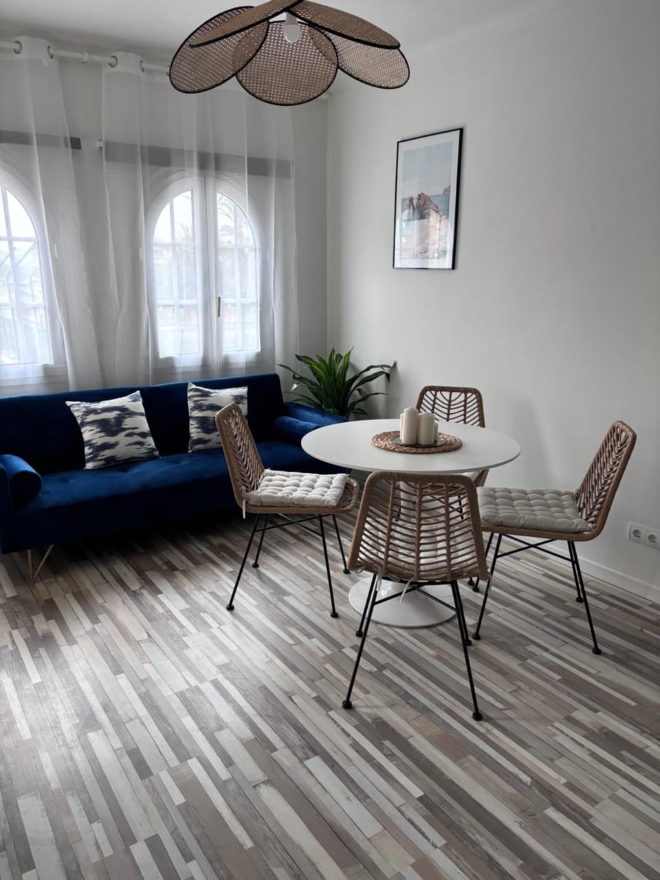 Living room, Dining area