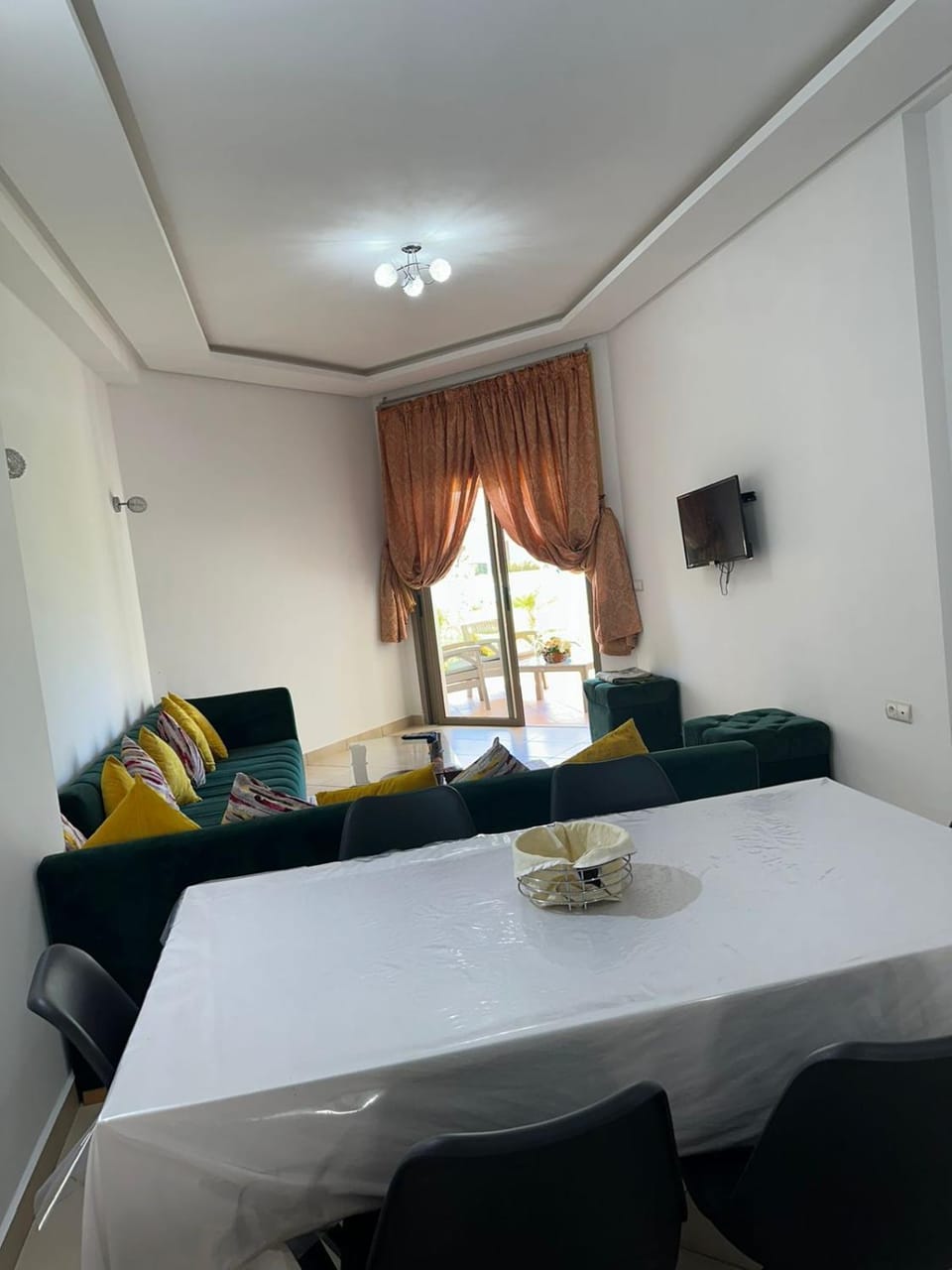 TV and multimedia, Living room, Dining area