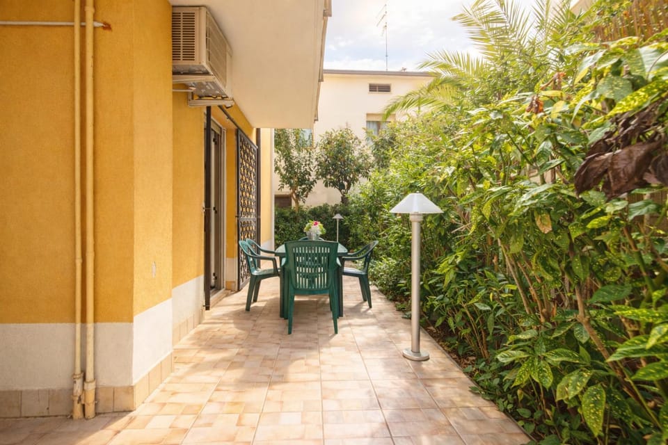 Patio, Garden