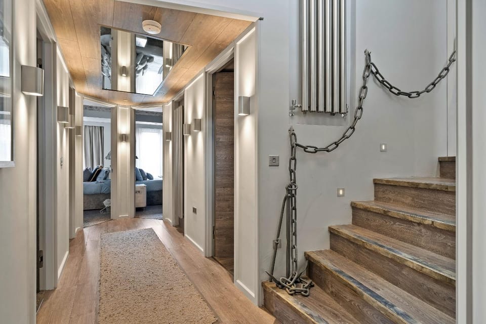 Communal lounge/ TV room, Living room