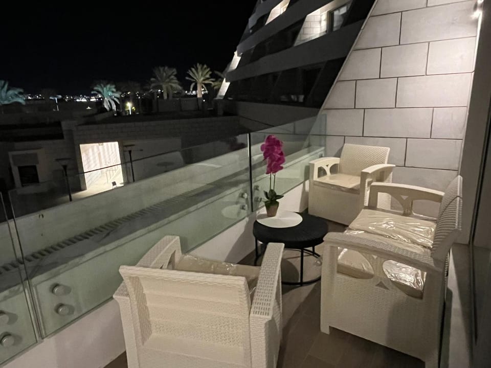 Night, Balcony/Terrace
