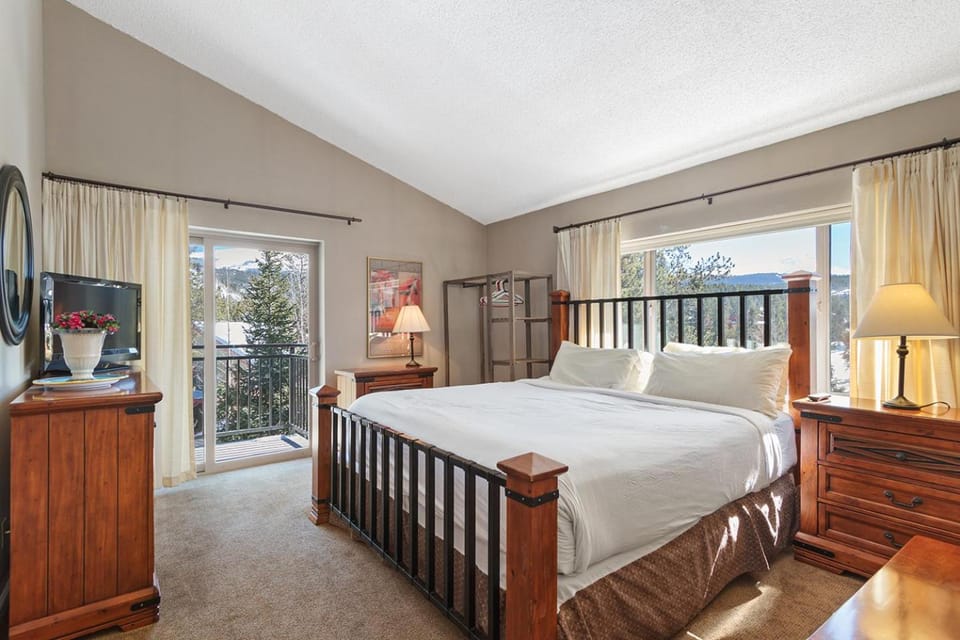 Powderhorn A405 by Great Western Lodging Apartment in Breckenridge