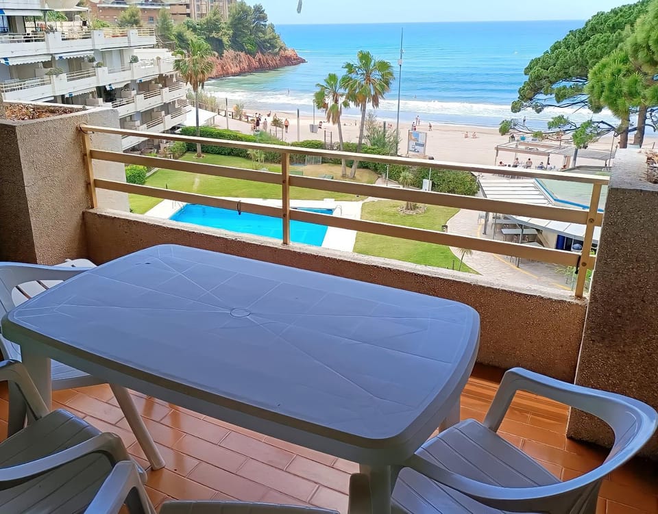 Natural landscape, View (from property/room), Balcony/Terrace, Pool view, Sea view