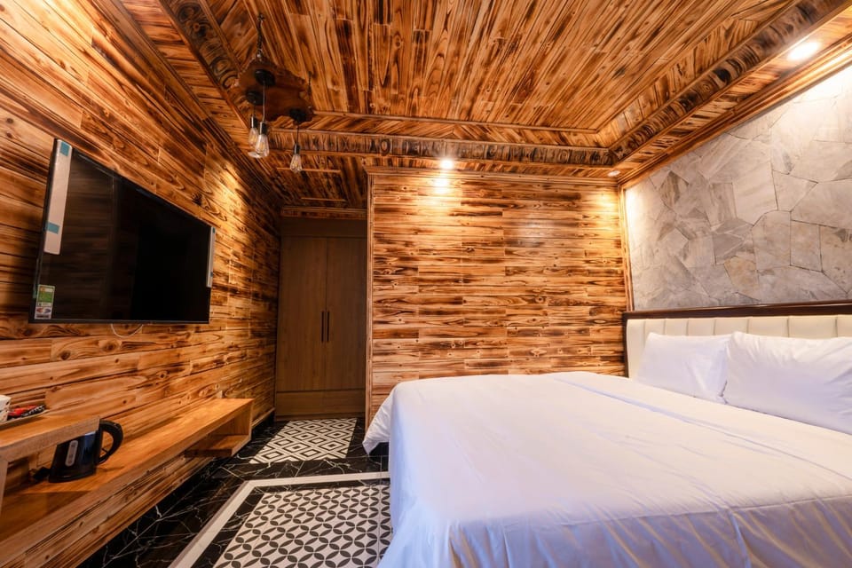 Communal lounge/ TV room, Bed, TV and multimedia, Photo of the whole room, Evening entertainment, Bedroom, wardrobe