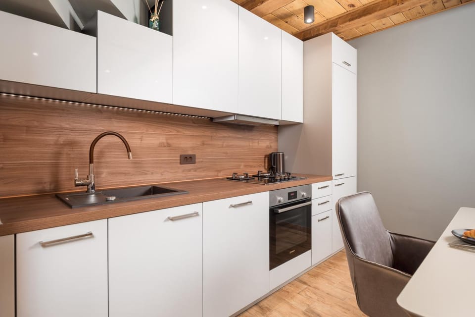 Coffee/tea facilities, Kitchen or kitchenette, Dining area, dishwasher, oven, pet friendly, stove