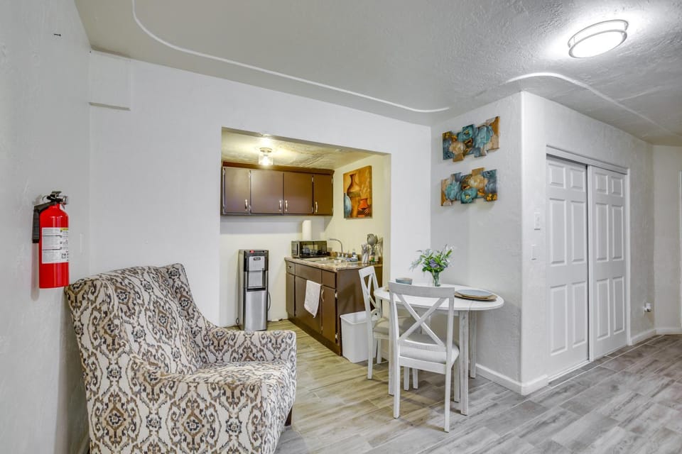 El Centro Retreat Near Local Parks & Golf Courses House in El Centro