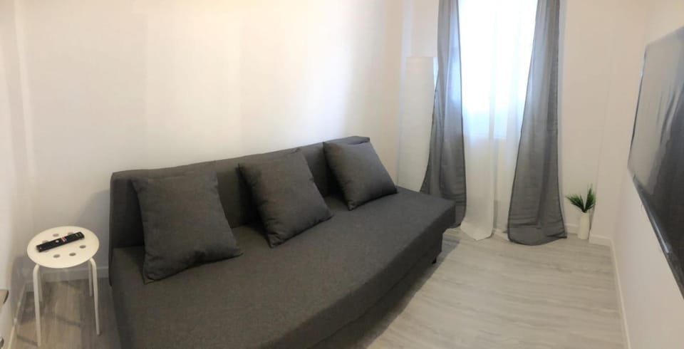 Communal lounge/ TV room, TV and multimedia, Living room, Seating area