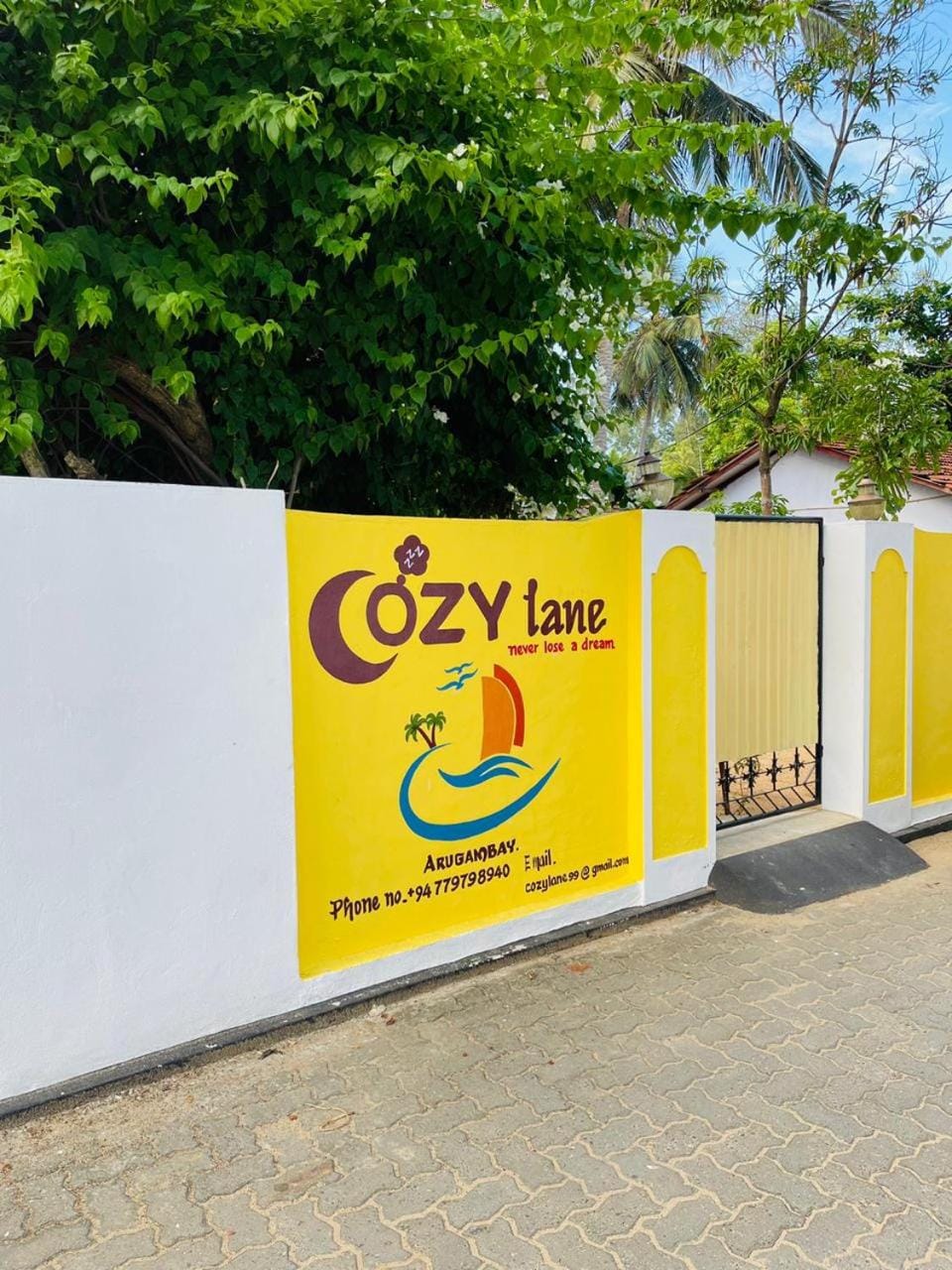 Property logo or sign, Logo/Certificate/Sign, Street view
