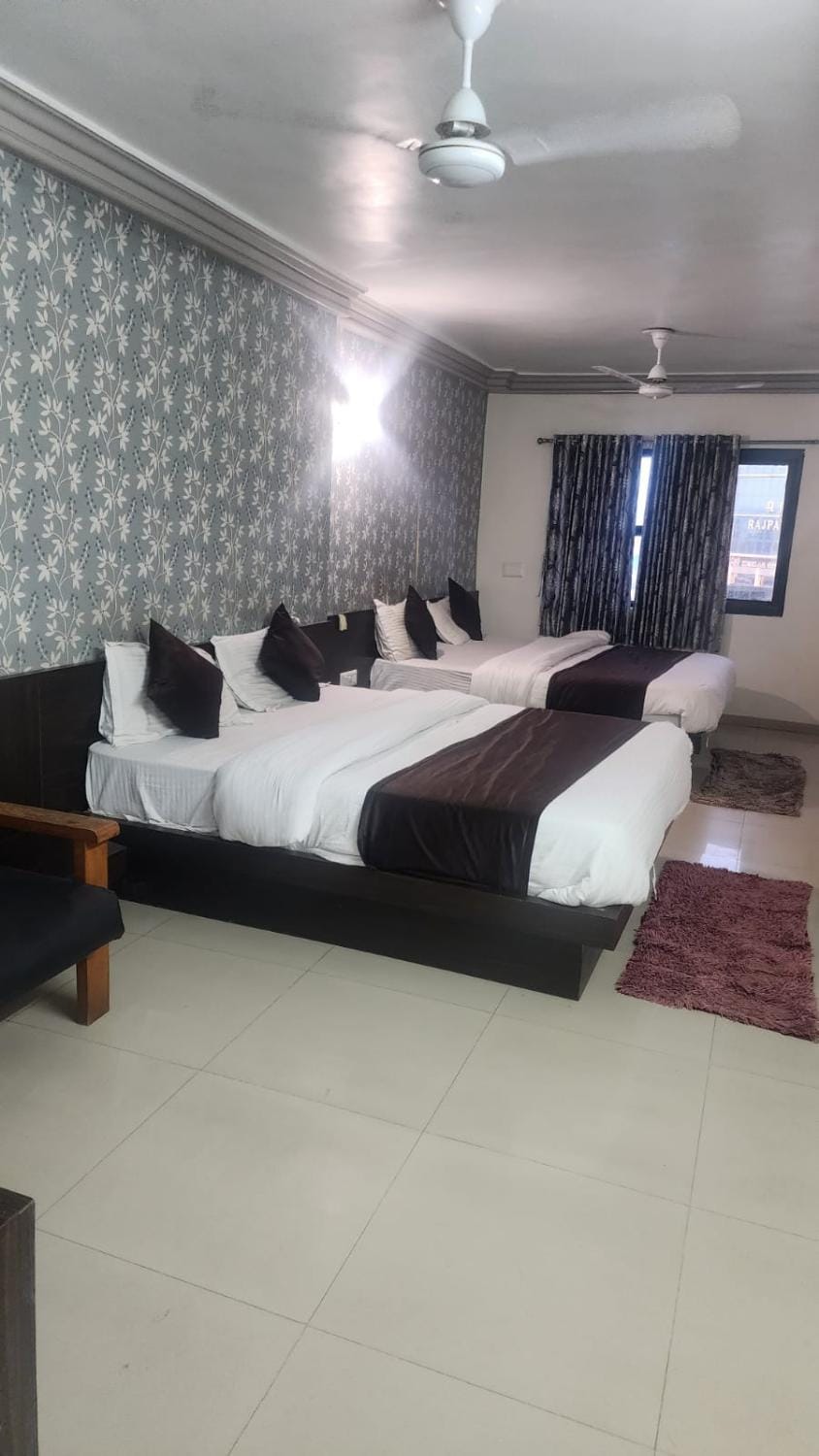 Hotel Sunshine Bed and Breakfast in Gujarat