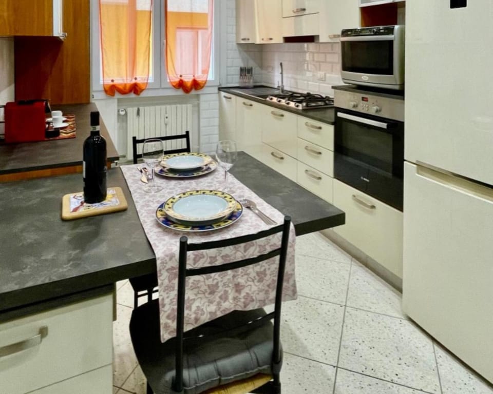 Kitchen or kitchenette, Dining area, dishwasher, oven, stove, toaster