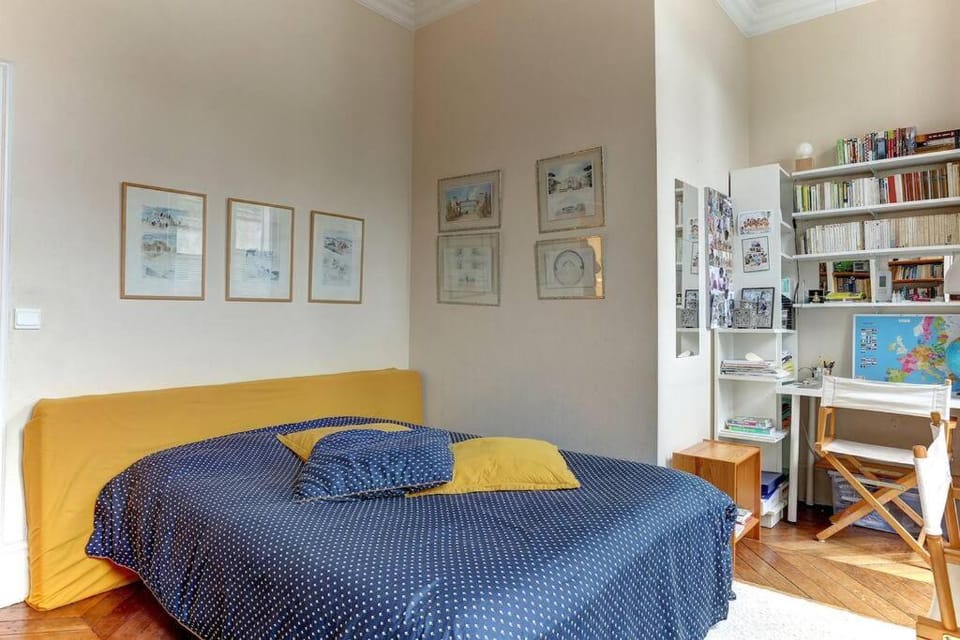 LE Saint Martin Apartment in Versailles