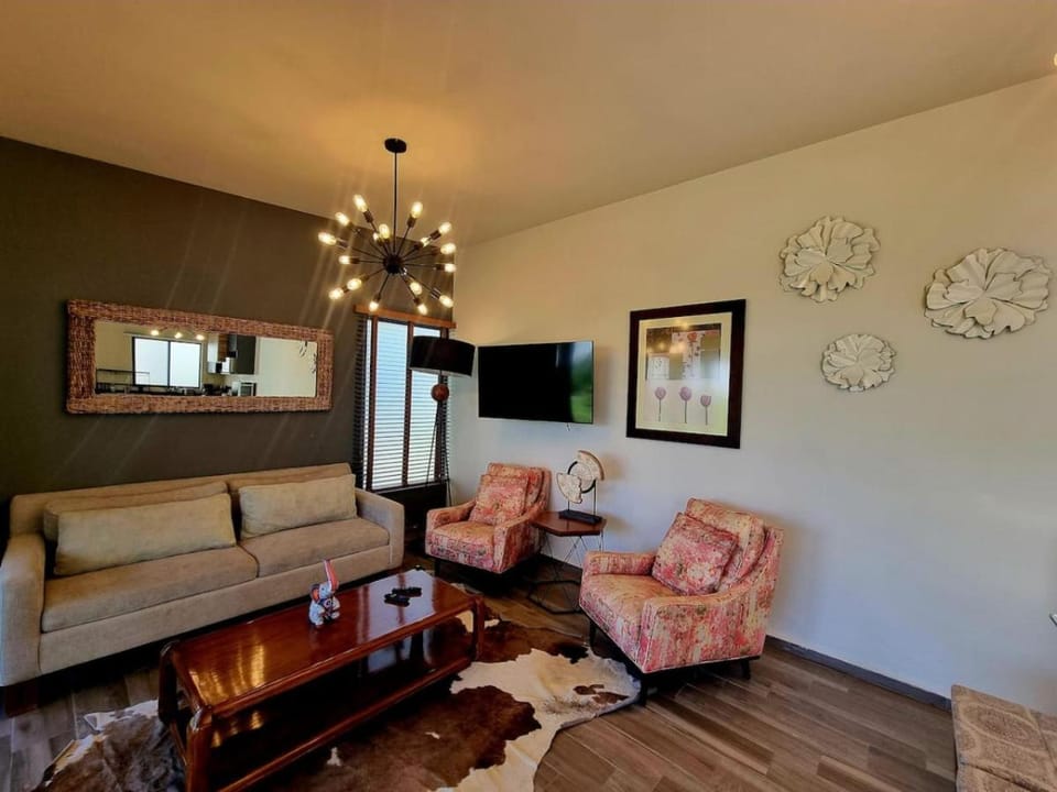 Communal lounge/ TV room, TV and multimedia, Living room, Seating area