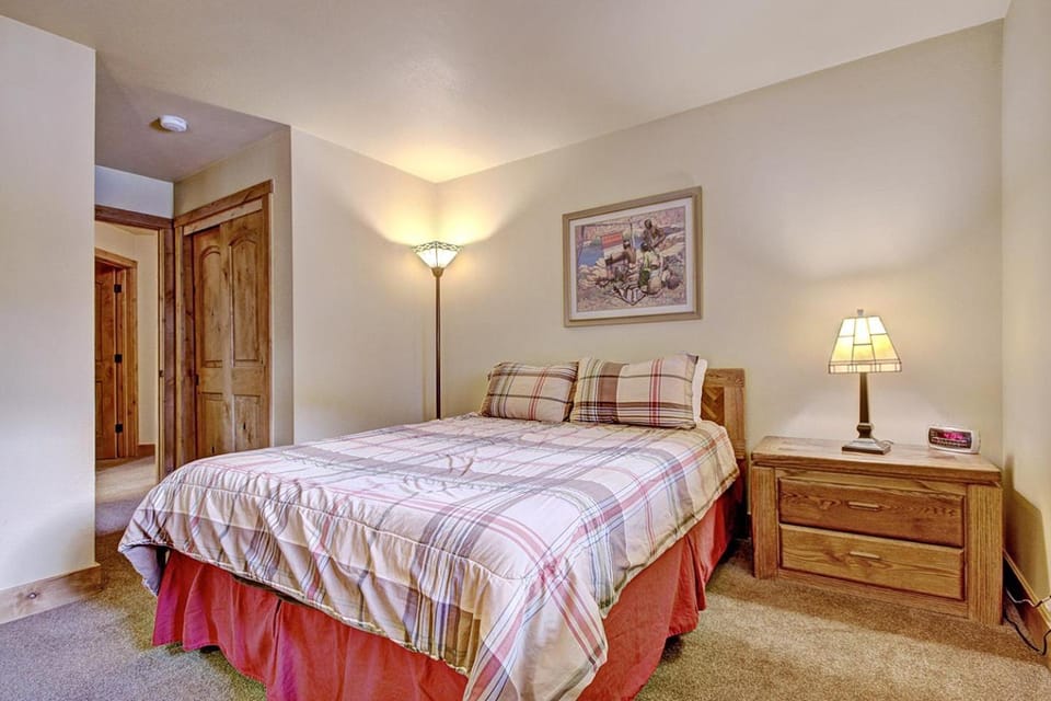 Sawmill Creek Condo 211 by Great Western Lodging Apartment in Breckenridge