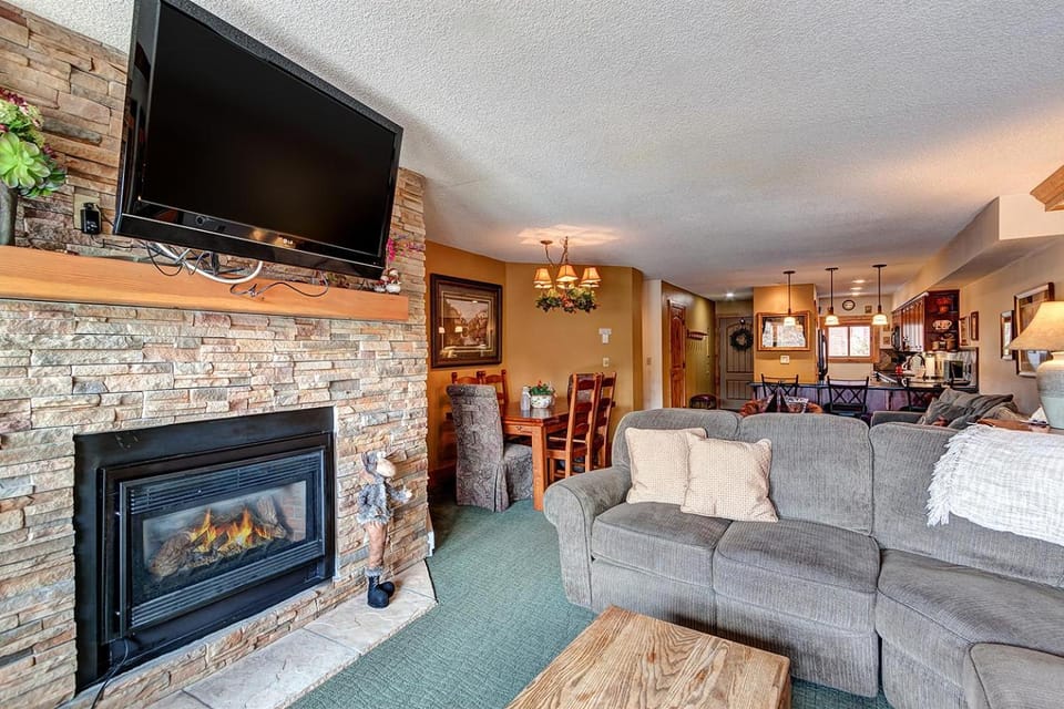 Sawmill Creek Condo 302 by Great Western Lodging Apartment in Breckenridge