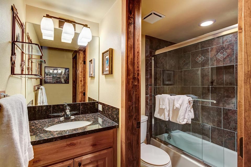 Sawmill Creek Condo 304 by Great Western Lodging Apartment in Breckenridge