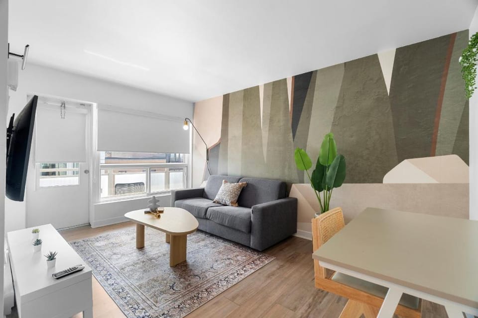 Hotel Laurence Apartment hotel in Laval