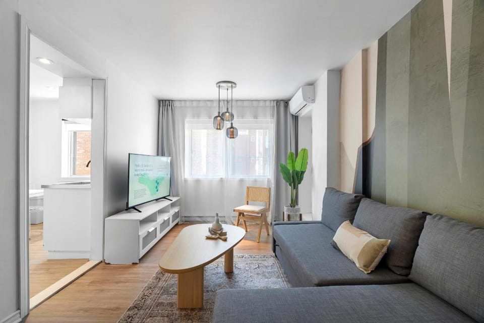 Hotel Laurence Apartment hotel in Laval
