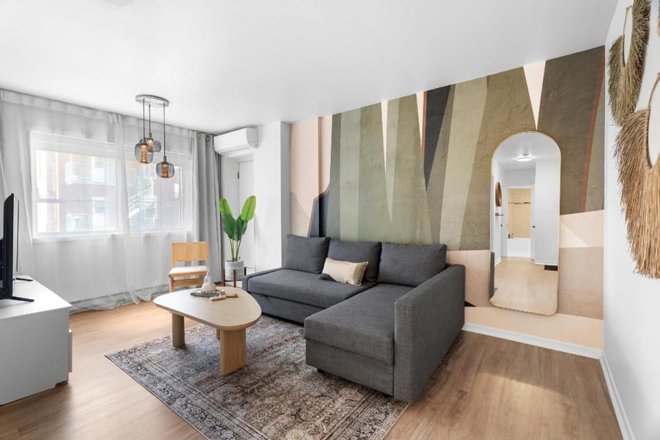 Hotel Laurence Apartment hotel in Laval