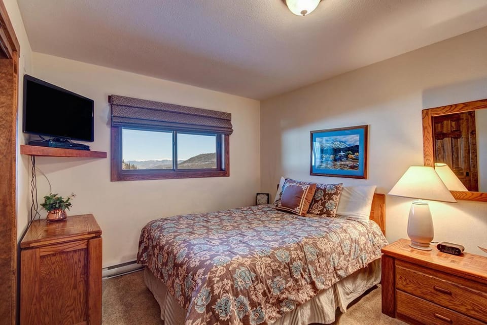 Sawmill Creek Condo 405 by Great Western Lodging Apartment in Breckenridge