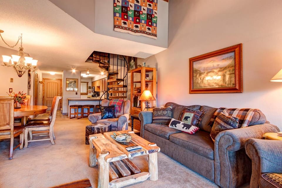 Sawmill Creek Condo 407 by Great Western Lodging Apartment in Breckenridge