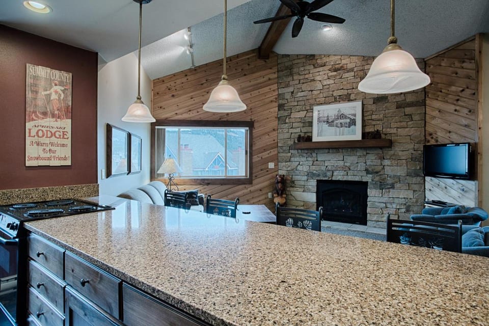 Sawmill Creek Condo 408 by Great Western Lodging Apartment in Breckenridge
