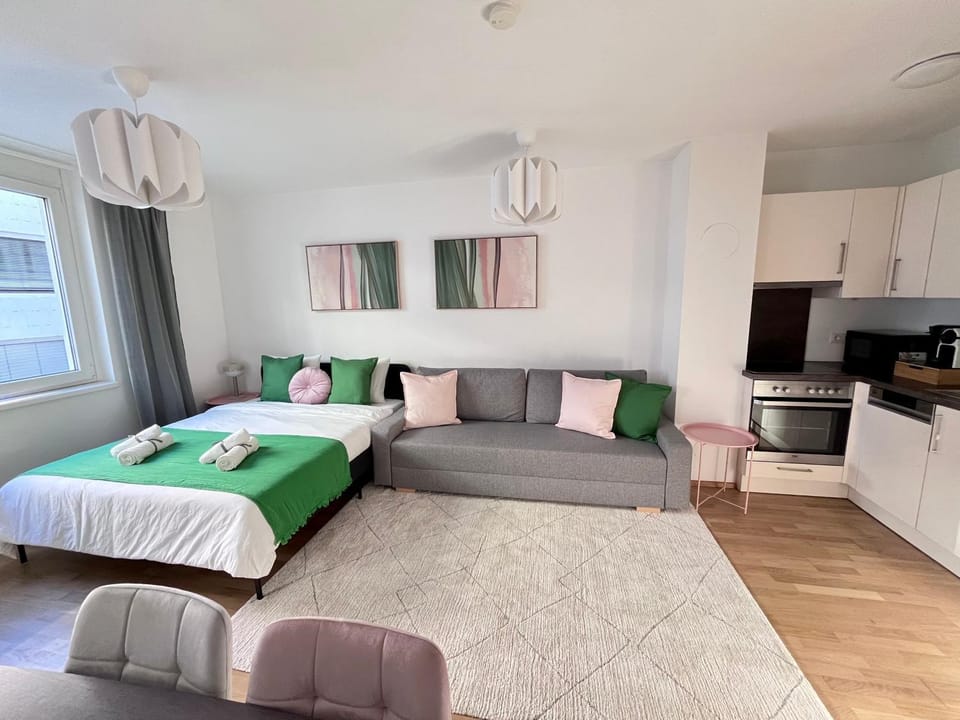 Bed, Kitchen or kitchenette, Living room, Photo of the whole room, Seating area, minibar, pet friendly, towels