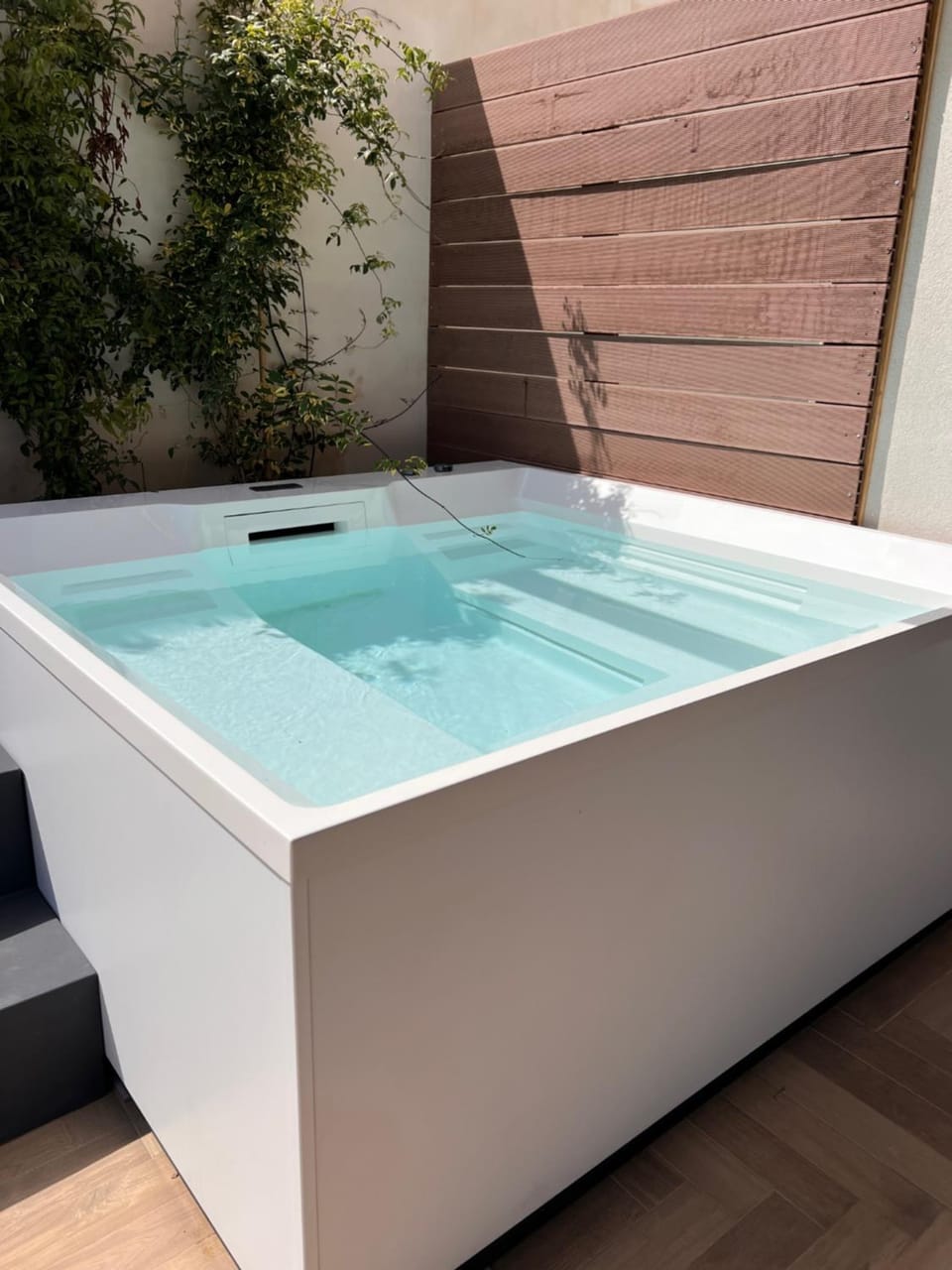 Day, Hot Tub, Pool view, Swimming pool, Swimming pool