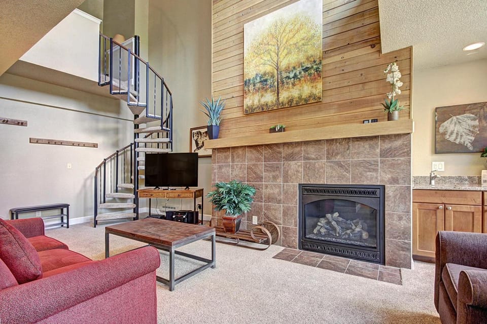 Ski Hill Condo 31 by Great Western Lodging Apartment in Breckenridge