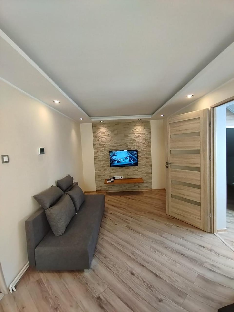 Apartament przy Dworcu Apartment in Lower Silesian Voivodeship