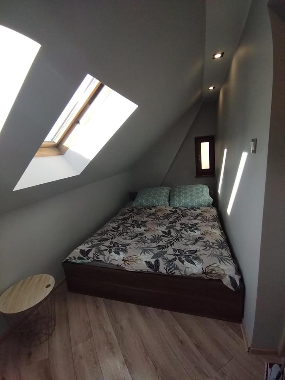 Apartament przy Dworcu Apartment in Lower Silesian Voivodeship