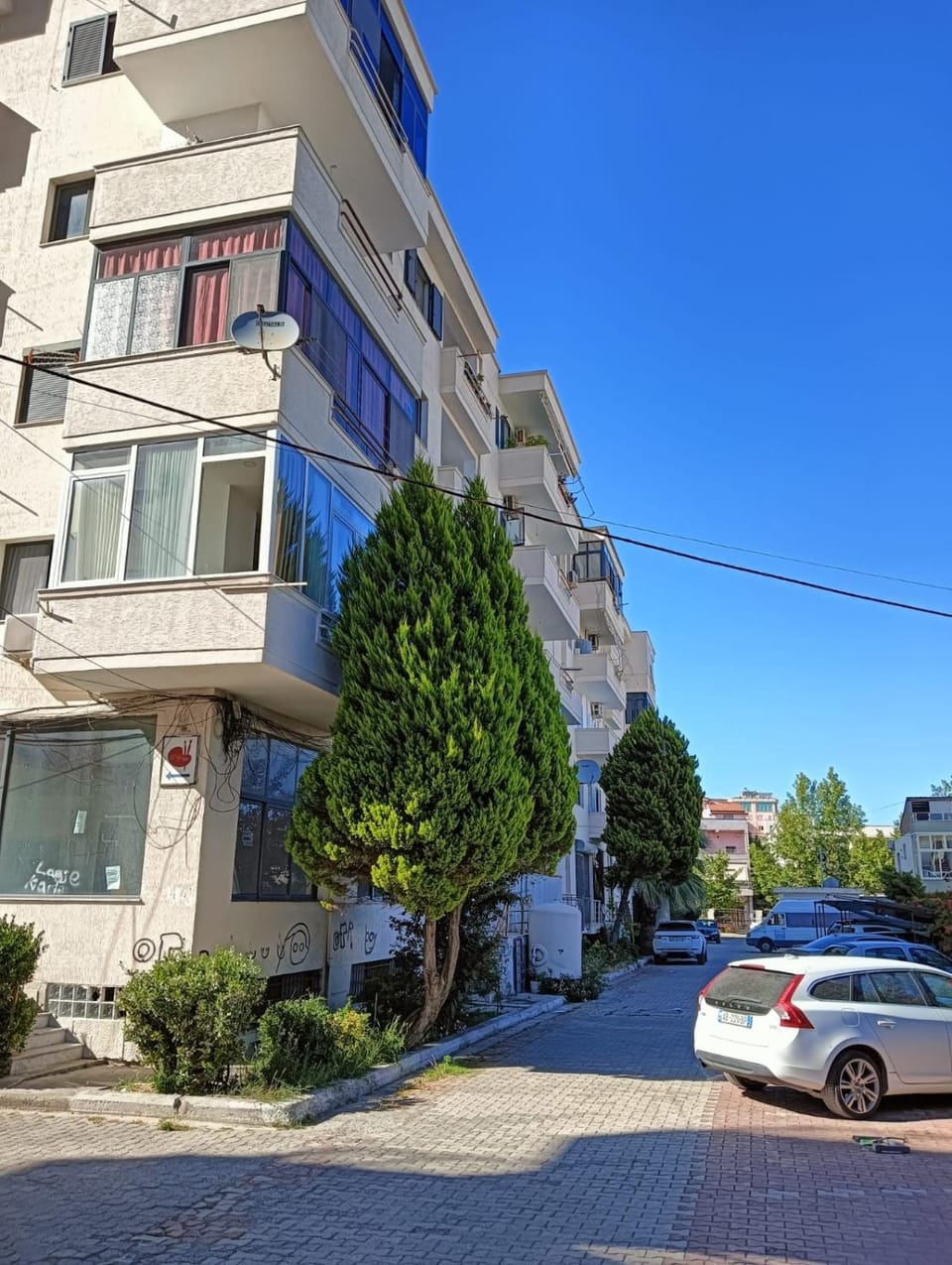 Property building, Day, Parking
