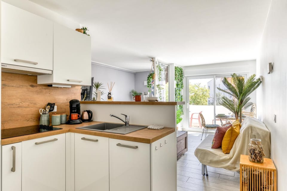 Kitchen or kitchenette, stove, stove, kitchen, kitchen