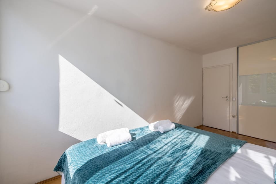 Bed, Bedroom, wardrobe
