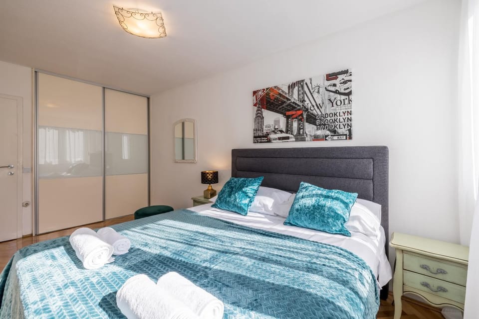Bed, Bedroom, wardrobe