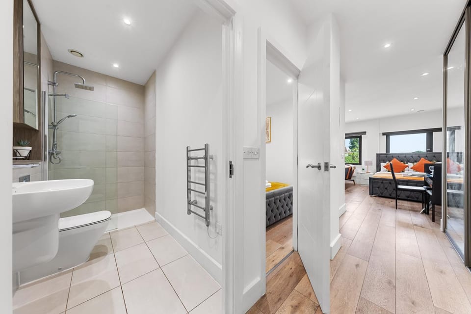 Bathroom, Bedroom