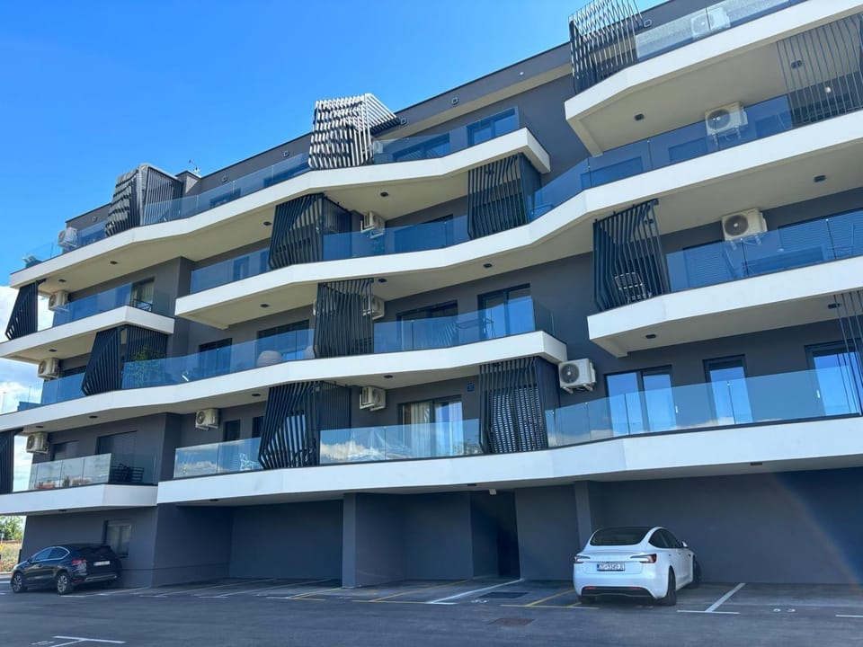 Property building, Day, Location, Parking
