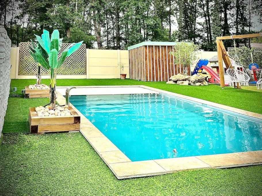 Maison 3 chambres avec piscine chauffée Villa in Mios