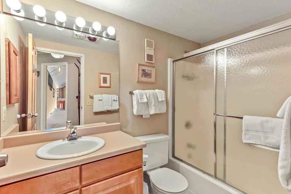 Trails End 412 by Great Western Lodging Apartment in Breckenridge