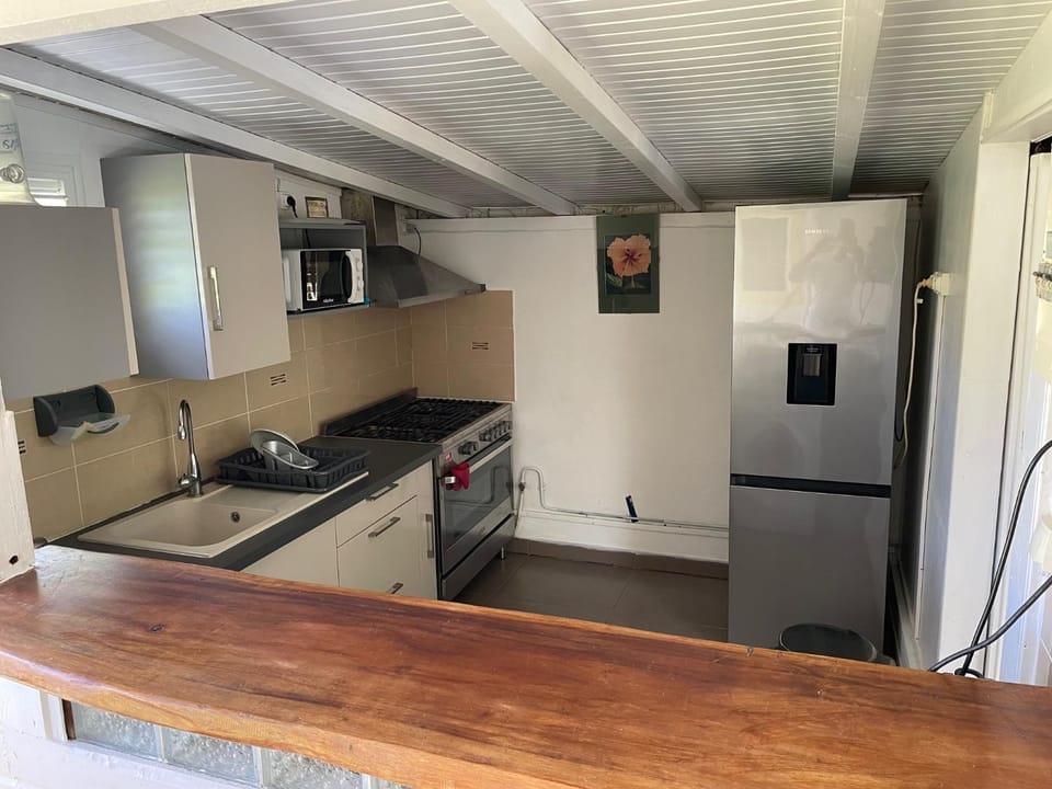 LE CHALET DE LA POINTE Chalet in Martinique