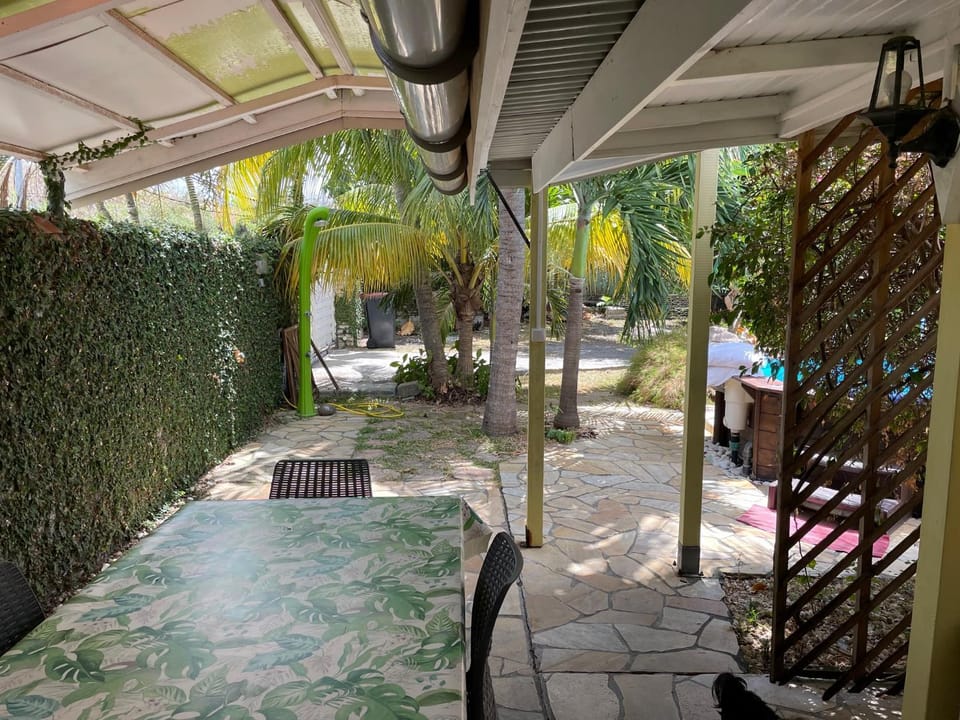 LE CHALET DE LA POINTE Chalet in Martinique