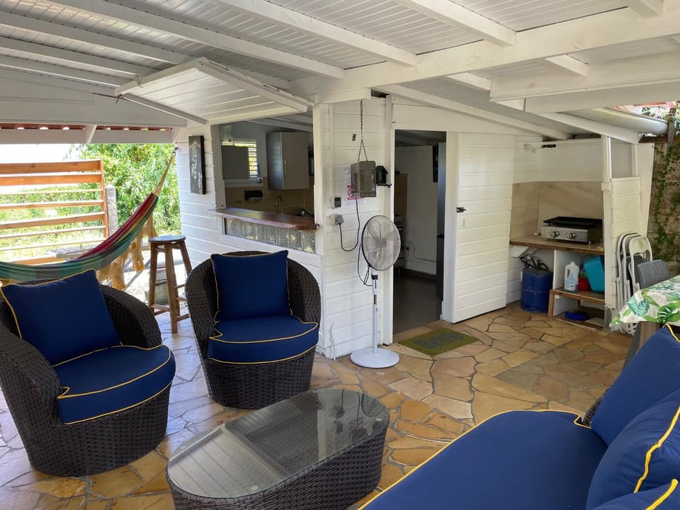 LE CHALET DE LA POINTE Chalet in Martinique