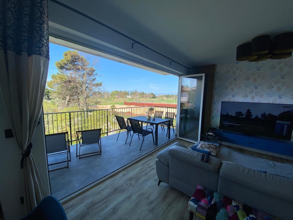 Balcony/Terrace, Living room