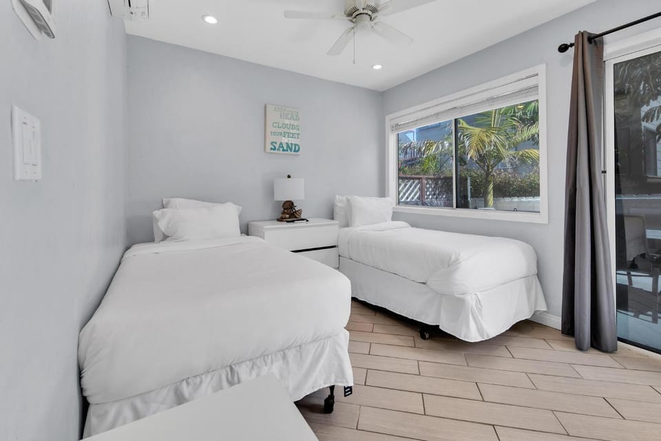 Stunning Beach Haven! Steps to the Beach & Pet Friendly! House in Mission Beach