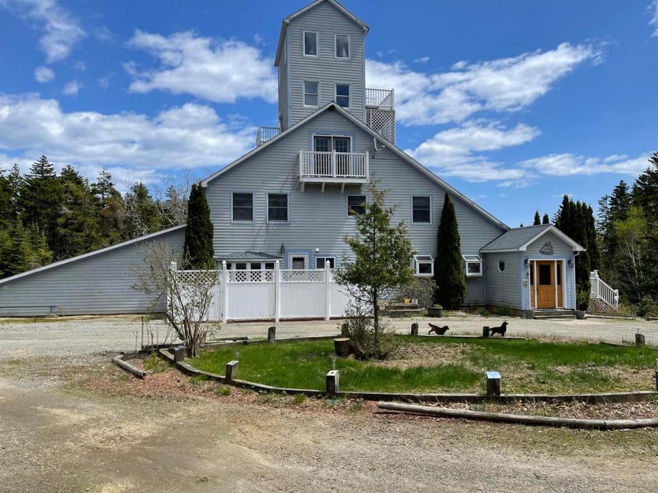 Christmas Cove Inn Bed and Breakfast in South Bristol